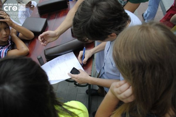 На День молоді в центрі Луцька билися, танцювали та змагалися. ФОТО